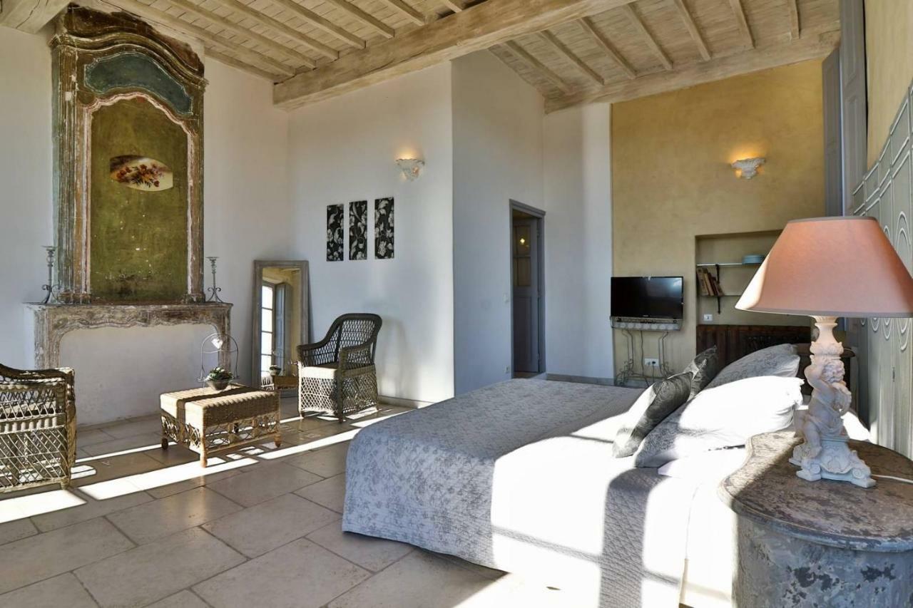 Le Posterlon Bed and Breakfast Caumont-sur-Durance Buitenkant foto